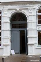 Eingangsbereich vom Buddenbrockhaus in der Mengstrae (Lbeck, Mai 2011)