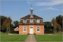 S�gel. In diesem 1739 erbauten Pavillon ist die Kapelle des Schlosses Clemenswerth untergebracht.
17.09.2014