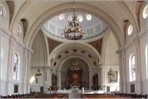 Haren (Ems). Blick in den Innenraum der 1908 bis 1911 gebauten St.-Martinus-Kirche, die im Volksmund Emslanddom genannt wird. 
17.09.2014