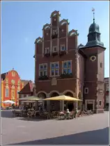 Meppen. Das Rathaus wurde 1408 aus Findlingen gebaut. 1601 bis 1605 erfolgte eine in Backstein ausgef�hrte Erweiterung und Aufstockung.
17.09.2014