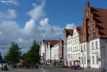 Am Rande der L�becker Altstadt - links flie�t die Trave (Mai 2011)