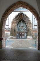 Portal von Sankt Nikolai aus einem Torbogen vom Rathaus von Stralsund (Mai 2011)