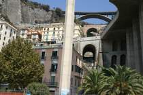 Brueckenbauwerke verschiedener Epochen in Salerno; 19.08.2007