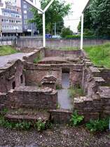 Ausgrabung der Fundamente von den  Markthallen  aus dem Mittelalter - hinter dem Rathaus Duisburg