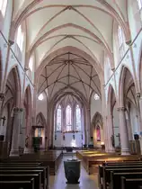 B�hl, Hauptschiff der Stadtkirche St. Peter und Paul, erbaut von 1872 bis 1877 (01.09.2014)