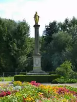 Rheinau(Rhinau)/Elsaß, die Mariensäule nahe am Rheinufer, Aug.2014