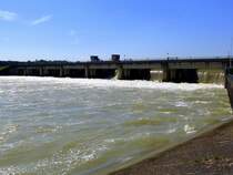 das Stauwehr Rheinau, hier wird der Wasserstand des Altrheins reguliert, Aug.2014