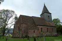 Alter Friedhof rund um die ev. Dorfkirche von Gro� Zicker mit Holzturm (Gemeinde Gager / M�nchgut, R�gen - Mai 2011)