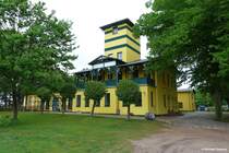 Mnchguter Hofbrennerei & Gaststtte  Zur Strandburg  hinter Alt-Reddwitz auf der Reddevitzer Hft - Mnchgut, Rgen, Mai 2011