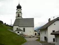 Hollbruck, fr�hbarocke Wallf. Kirche zu unseren lieben Frau, erbaut im 17. Jahrhundert, Turm mit Zwiebelhaube (18.09.2014)