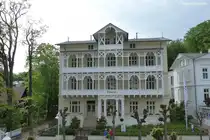 Villa Vineta - eines der H�user der B�derarchitektur auf der Wilhelmstra�e von Sellin (M�nchgut, R�gen, Mai 2011)