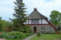 Reetdach gedecktes Haus in Altenkirchen (Halbinsel Wittow im Nordwesten von R�gen - Mai 2011)