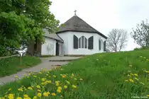 Die Vitter Kapelle ist achteckig und liegt oberhalb des Fischerdorfes (Gemeinde Putgarten, Halbinsel Wittow, R�gen, Mai 2011)