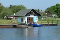 Am Baaber Bollwerk steht dieses F�hrhaus auf der Selliner Seite des Sees im Ortsteil Moritzdorf (M�nchgut, R�gen, Mai 2011)