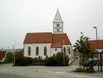 Echsheim, Pfarrkirche Maria Himmelfahrt, einschiffiges Langhaus mit Flachdecke und eingezogenem Chor, Chor und Turmuntergeschoss 15. Jahrhundert, Langhaus von 1862 (28.09.2014)
