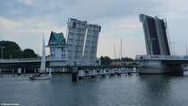 Geffnete Klappbrcke ber die Schlei in Kappeln (Kreis Schleswig-Flensburg, Schleswig-Holstein, Juli 2014)