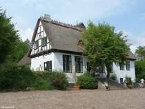 Vorderansicht vom Caf Lindauhof in Boren, frher Schauplatz fr die ZDF Serie  Der Landarzt  (Kreis Schleswig-Flensburg, Schleswig-Holstein, Juli 2014)