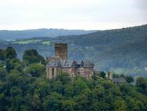 Lahnstein, Burg Lahneck aus den Anfngen des 13.Jahrhunderts, gesehen vom Allerheiligenberg, gehrt zum Unesco-Welterbe, kann besichtigt werden, Sept.2014