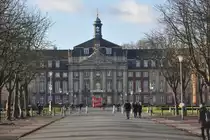 M�NSTER, 24.11.2014, Vorderfront des Schlosses, das heute einen Teil der Universit�t beherbergt