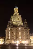 Die Frauenkirche in Dresden in abendlicher Stimmung, 27.12.2014.