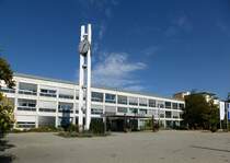 Weil am Rhein, das 1964 eingeweihte Rathaus der ca. 30 000 Einwohner zhlenden sd-westlichsten Stadt Deutschlands im Dreilndereck mit Frankreich und der Schweiz, Sept.2014