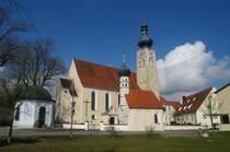 Maria Thalheim, Wallfahrtskirche Maria Himmelfahrt mit Kapelle und altem Messnerhaus (25.03.2014)
