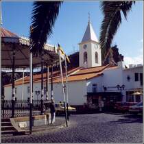 Madeira. Die Igreja Sao Sebastiao in Camara de Lobos. Scan eines Dias vom Januar 1995.