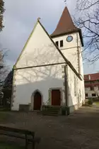Weinstadt, sp�tgotische Wehrkirche im Ortsteil Endersbach, Schiff erbaut 1468, Chor und Sakristei erbaut 1491, Kirchturm von 1769 (18.01.2015)