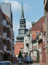 Der Kirchturm der ev. Cosmae-Kirche in Stade (Juli 2014)