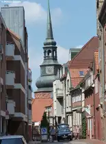 Der Kirchturm der ev. Cosmae-Kirche in Stade (Juli 2014)