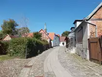 In der N�he von der St.Marienkirche,in Bergen/R�gen,gibt es zahlreiche,kleine Seitenstra�en.Aufgenommen am 06.September 2014.