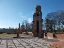 Schloßruine im Park Pansevitz(zwischen Bergen/Rügen und Gingst)am 08.März 2015.Auch wenn der Schloßturm eine Ruine ist kann dieser über eine Wendeltreppe bestiegen werden.