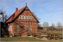 Petershagen. Neben der Melinger Mhle steht dieser alte Fachwerkspeicher. 08.03.2015