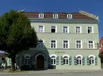 Murnau, das Hotel  Angerbr�u , 1850 im Biedermeierstil erbaut, Aug.2014