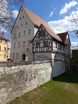 Hersbruck, ehem. Fr�hmesspfr�ndhaus am Schlo�platz, erbaut ab 1616 (05.04.2015)