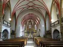 Schwandorf, Innenraum der St. Jakob Kirche, erbaut ab 1400, erweitert von 1866 bis 1873, neugotische Alt�re von Johann Michael Wittmer (06.04.2015)