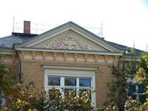 Diesen sch�nen reich verzierten Giebel findet man in der Wurzener Stra�e des Friedens, 22.09.07