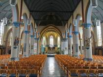 Bilzen, St. Mauritius Kirche, erbaut 1845 im neugotischen Stil durch Joseph Dumont, 
Malereien von 1993 bis 1994 durch J. Roux (25.04.2015)