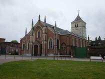 Munsterbilzen, Kirche Unsere lieben Frau Maria Himmelfahrt, neugotisch erbaut von 1851 bis 1852, sptgotischer Turm (25.04.2015)