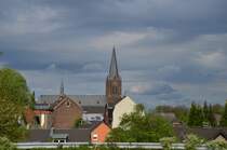 Blick ber die Dcher von Stommeln.
Das Bild machte ich vom P+R am Bahnhof am Sonntag 
den 26.4.2015