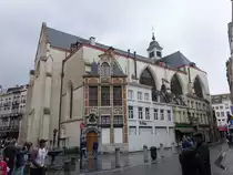 Br�ssel, St. Nikolaus Kirche, Chor von 1381, erbaut von 1695 bis 1714 im Herzen des Handelsviertel (26.04.2015)