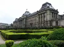 Br�ssel, K�niglicher Palast, erbaut von 1815 bis 1829 durch Wilhelm I, bis 1935 Residenz der belgischen K�nige (26.04.2015)