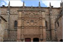 Salamanca. Die Fassade der 1250 gegrndeten Universitt. Die Universitt hat mehr als 40.000 Studenten. 05.05.2015