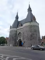 Mechelen, Brüsseler Tor, erbaut im 14. Jahrhundert (27.04.2015)