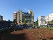 Antwerpen, Radisson Hotel am K�nigin Astrid Platz gegen�ber dem Hauptbahnhof (28.04.2015)