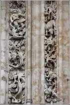 Salamanca. Die neuen Steinmetzarbeiten am Nordportal der neuen Kathedrale bergen �berraschungen. So sind z.B. ein Weltraumfahrer (links oben) und ein Teufel mit Eist�te (rechts unten) zu sehen. 05.05.2015