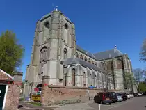 Veere, Kirche Onze Lieve Vrouwe, erbaut 1479, Chor wird als Kirche genutzt, Langschiff f�r Ausstellungen (30.04.2015)