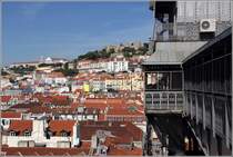 Lissabon. Blick vom Elevador de Santa Justa zum Castelo Sao Jorge. 11.05.2015