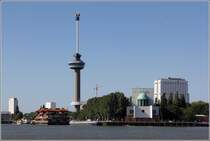 Rotterdam. Der Euromast wurde 1960 mit einer Hhe von 101 m gebaut und 10 Jahre spter auf eine Hhe von 185 m verlngert. 07.07.2015