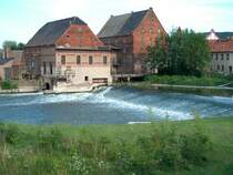 Laucha an der Unstrut, Am Wehr mit alter M�hle und Turbinenhaus (leider beides au�er Betrieb)